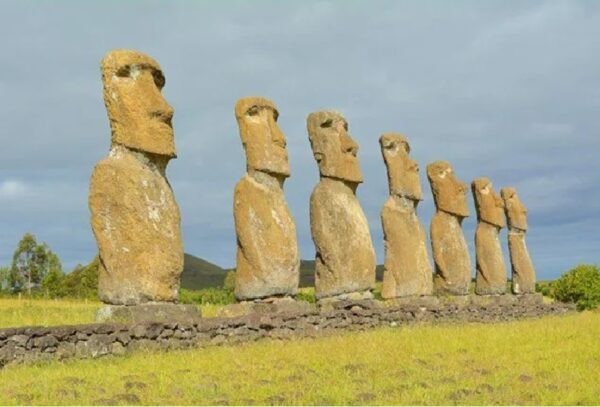 Desde El Corazón  Al Cielo De Rapa Nui - Imagen 4